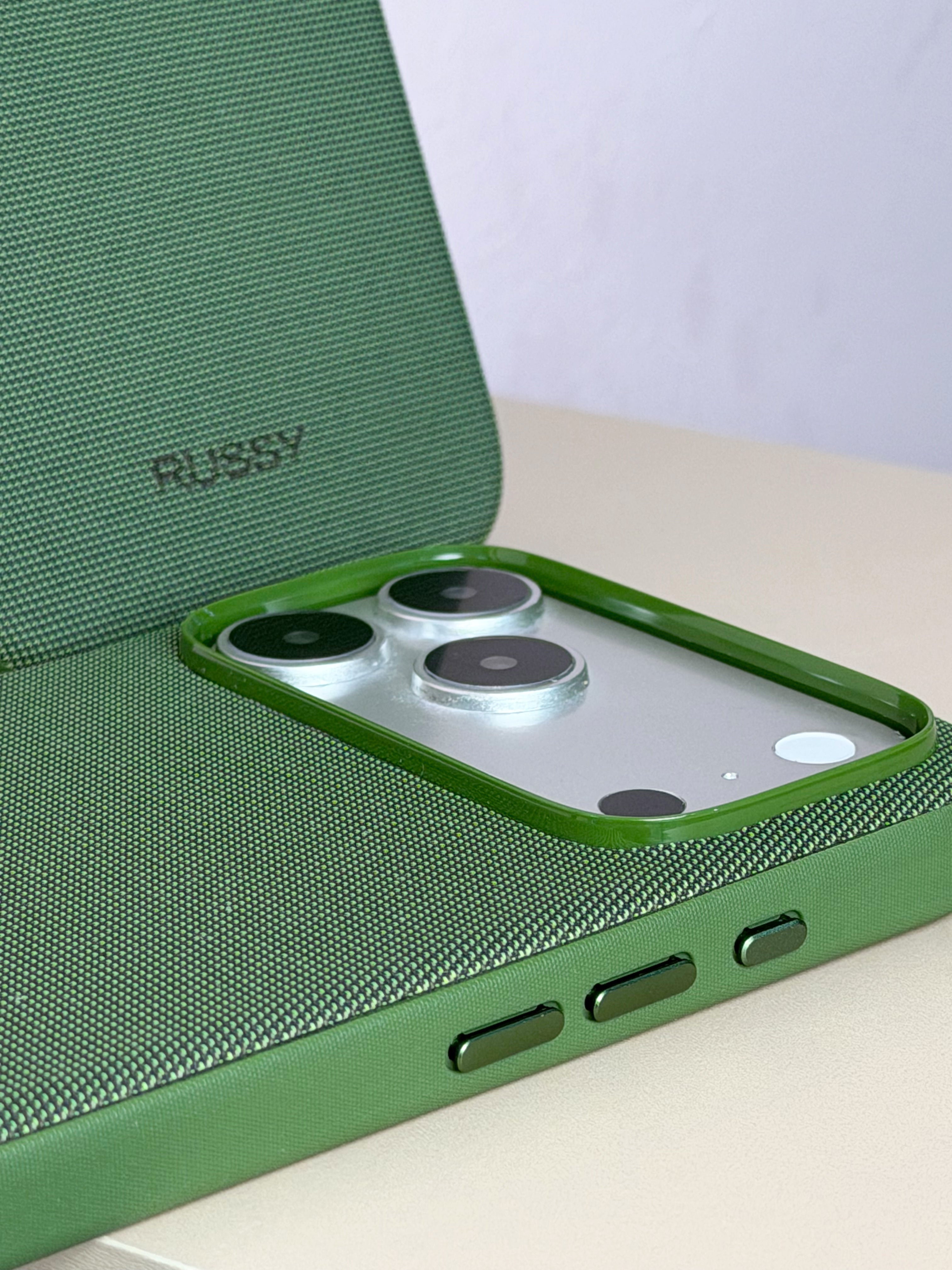 FUNDA TECHWOVEN RUSSY