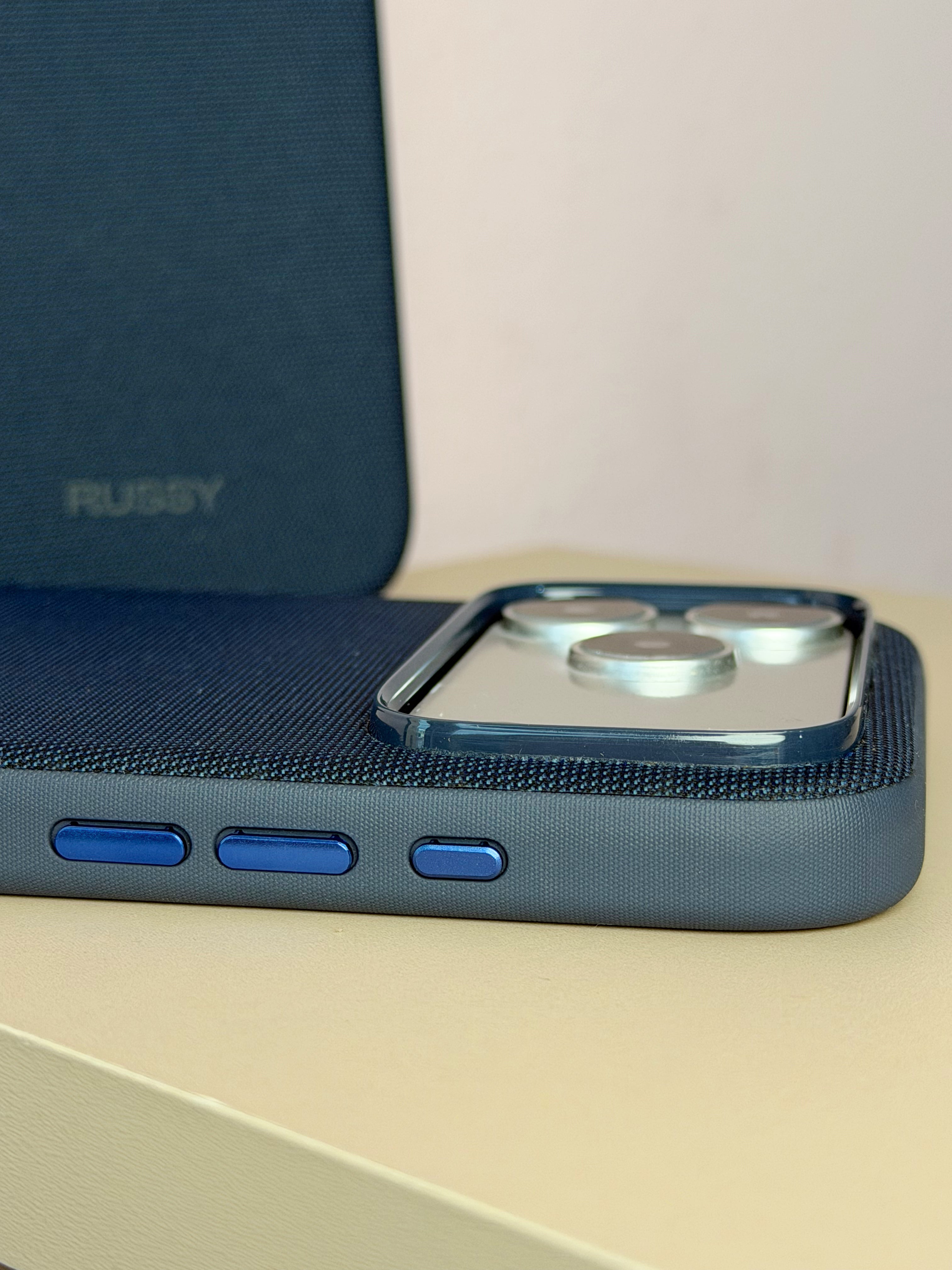 FUNDA TECHWOVEN RUSSY